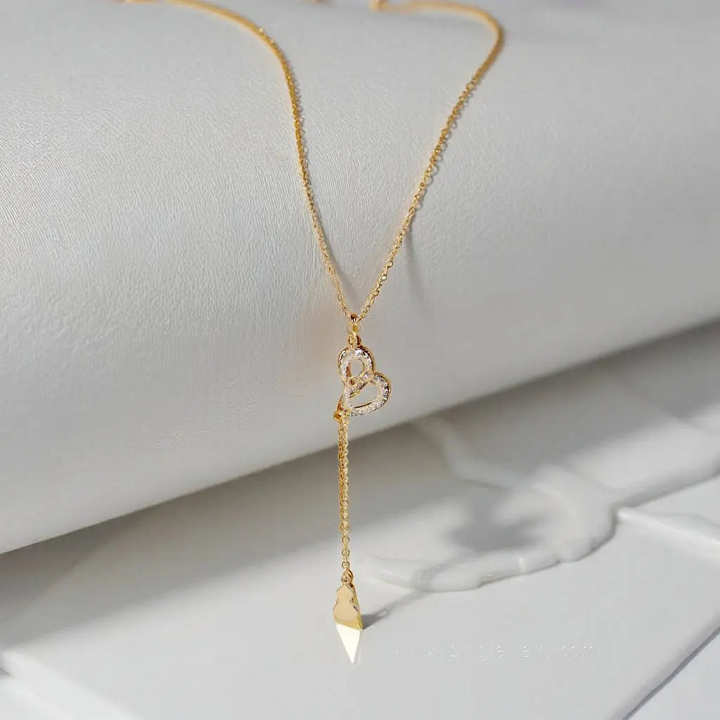 The HALLA Necklace product photo
