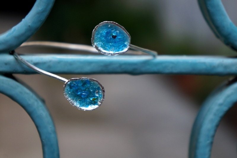 Limpet Shell & Blue Murano Glass Silver Bangle