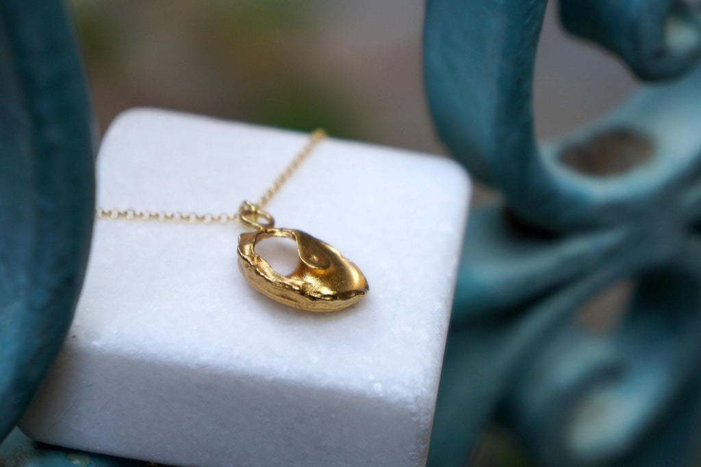 Gold-Plated Sea Shell Pendant Necklace