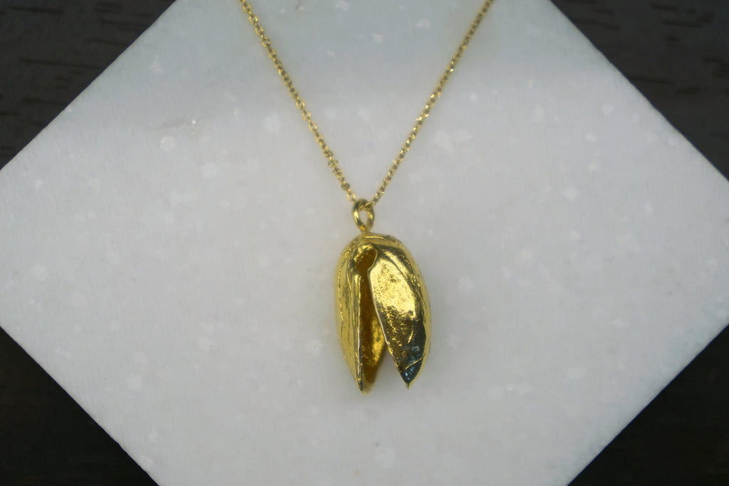 PISTACHIO leaf sterling silver necklace